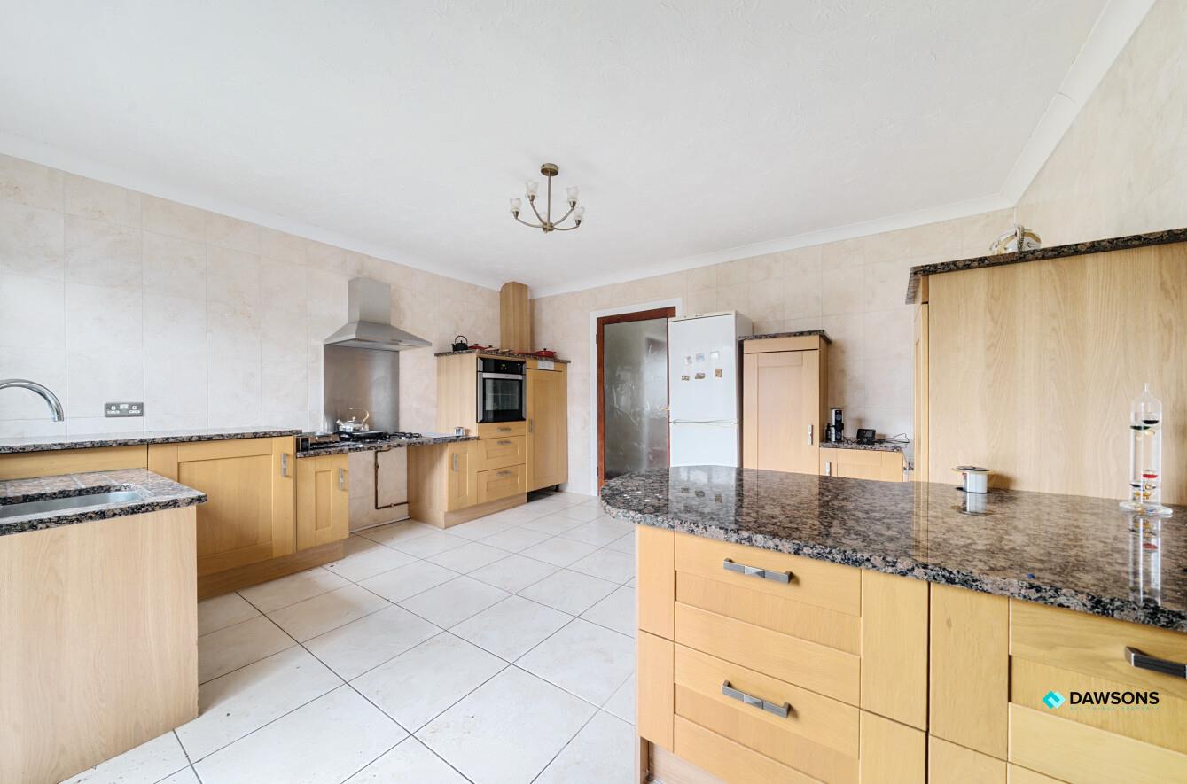 Y Llwyn, Llanelli, SA15 1JT